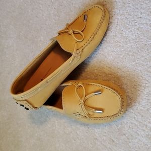 Mustard loafer